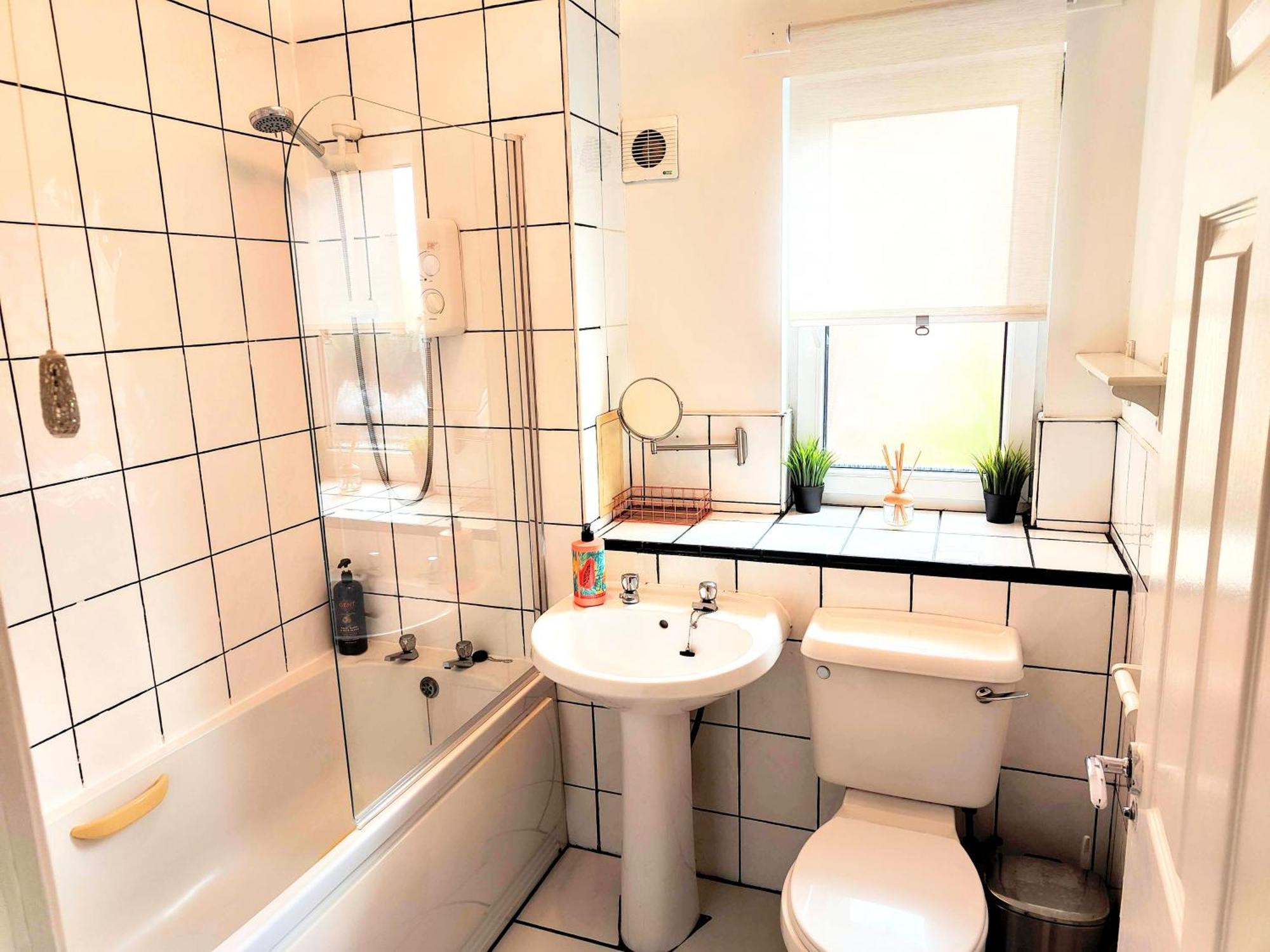 La Casita, Quarry - 2 Bedroom Entire Apartment With Free Parking Glasgow Eksteriør billede